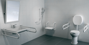 LÍNEA ESPACIO FERRUM Baños para discapacitados