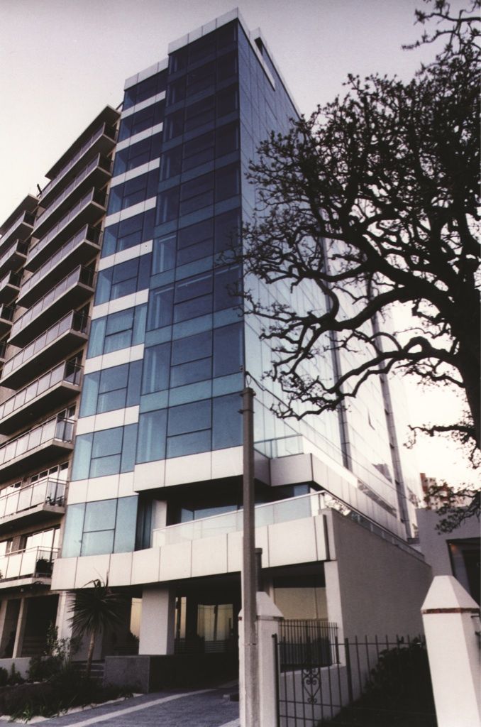 Edificio Del Poema