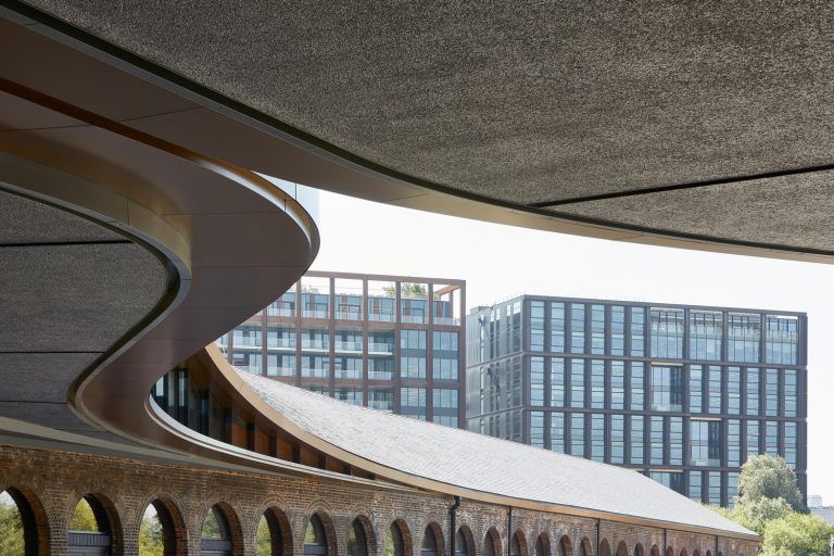 Patio de distribucion de carbon Heatherwick Studio Just Crea 007 1 768x512