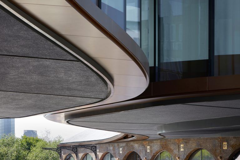 Patio de distribucion de carbon Heatherwick Studio Just Crea 008 768x512