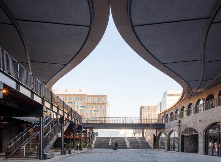 Patio de distribucion de carbon Heatherwick Studio Just Crea 013 1 768x563