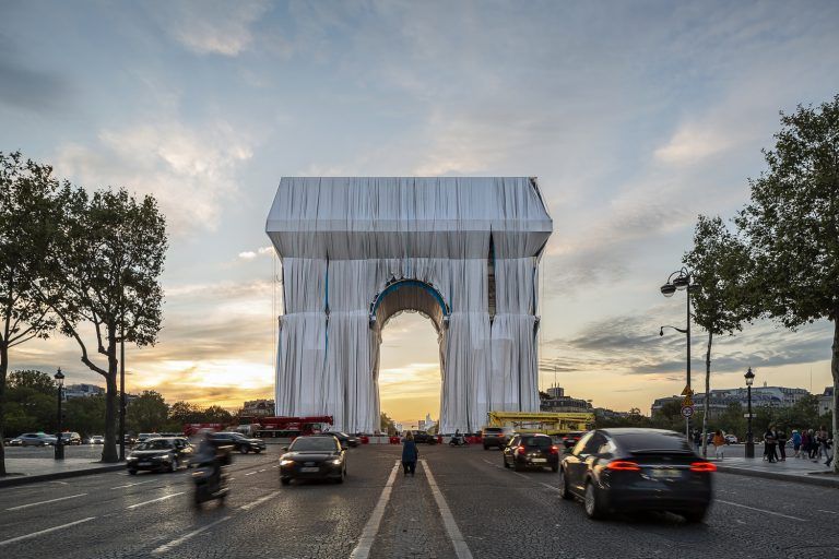 001 Arco de Triunfo envuelto 768x512
