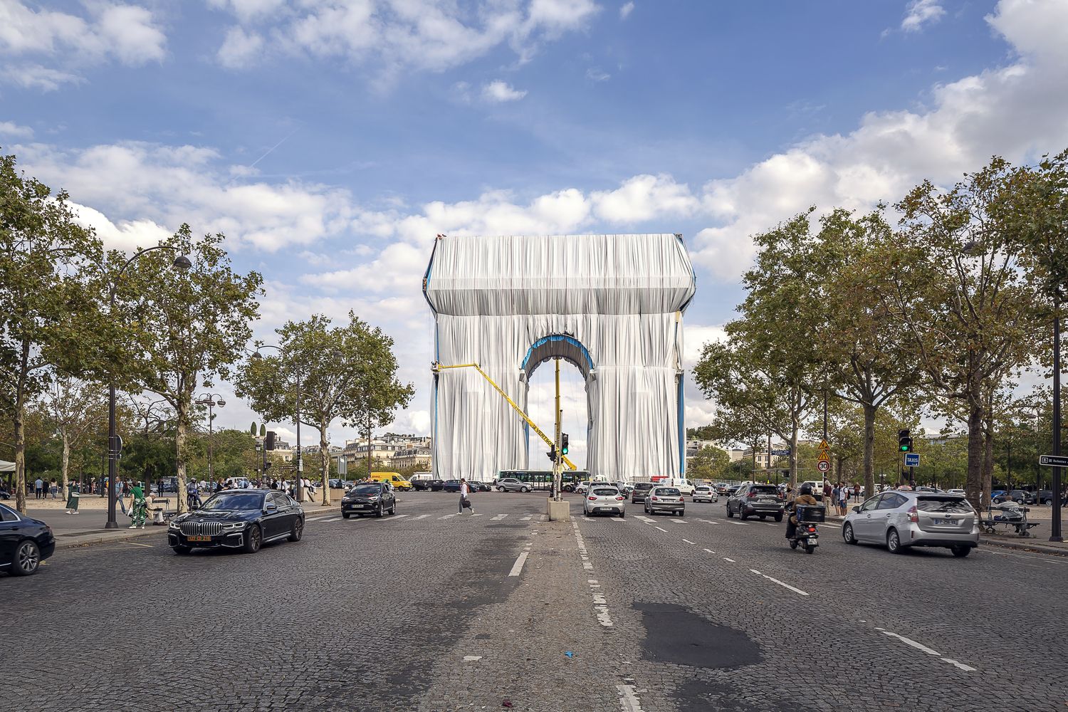 006 Arco de Triunfo envuelto