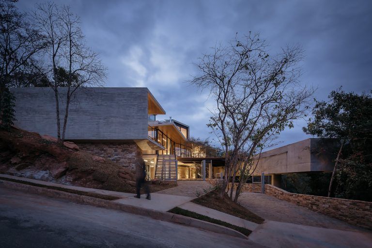 0288.247Arquitetura.CasaDoMorroDoElefante PKOK5023 768x512