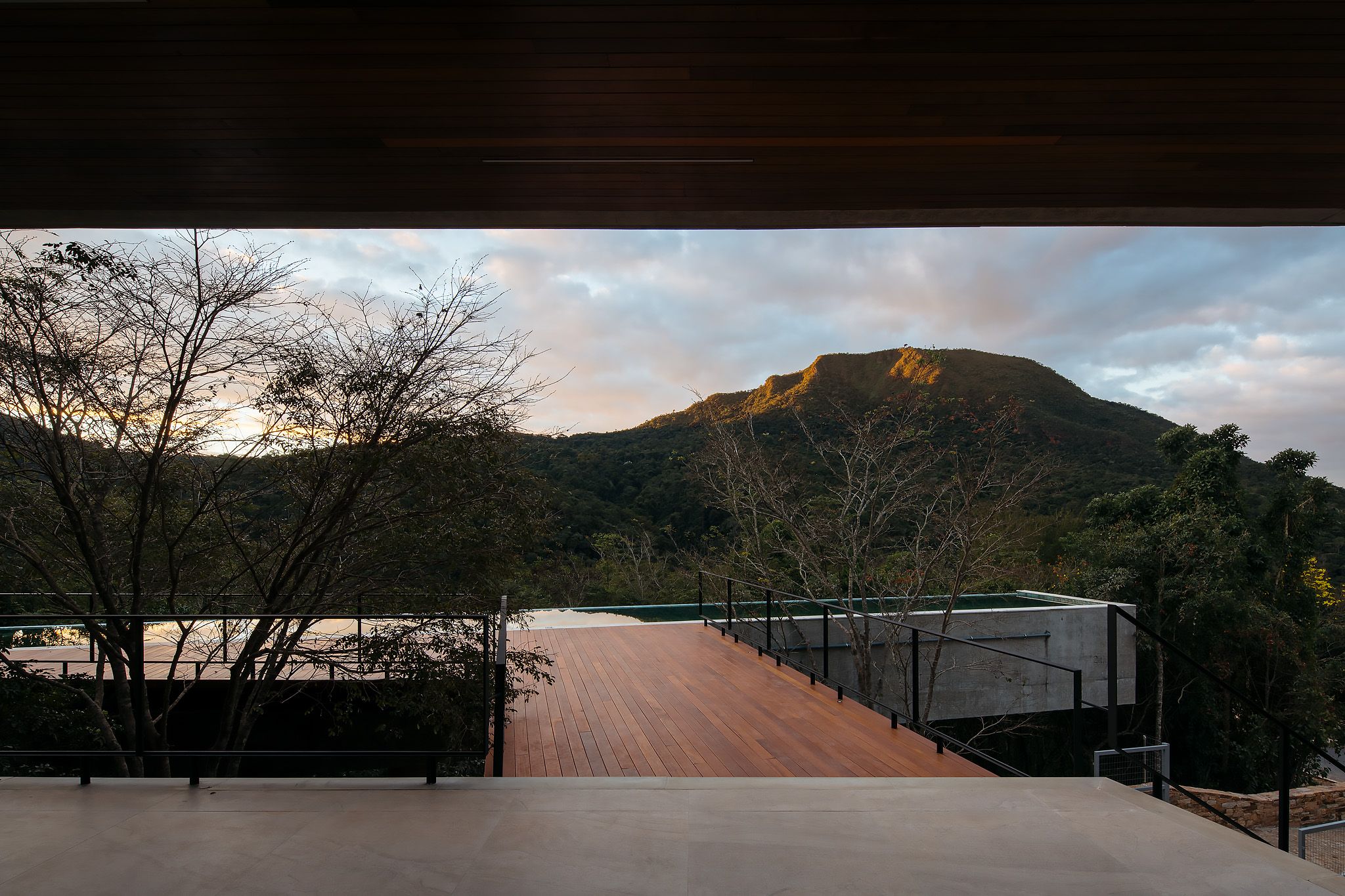0288.247Arquitetura.CasaDoMorroDoElefante PKOK5459H