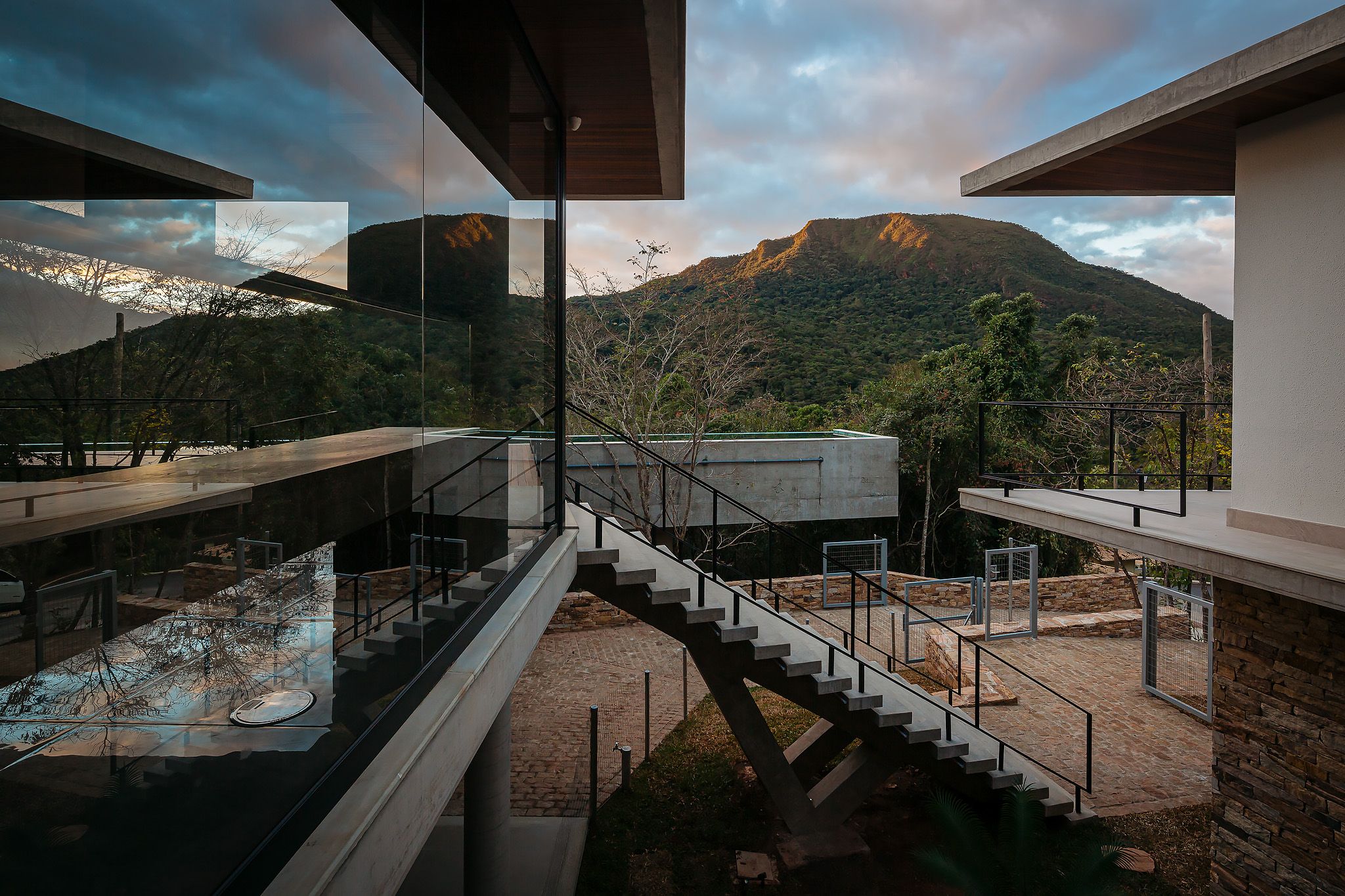 0288.247Arquitetura.CasaDoMorroDoElefante PKOK5467
