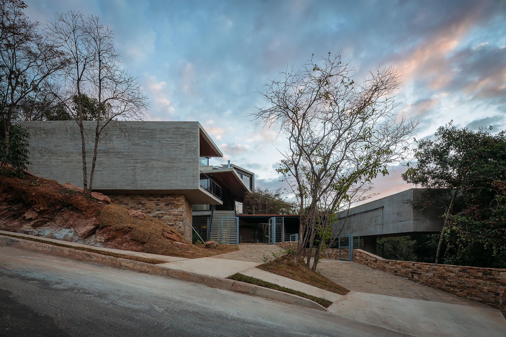 0288.247Arquitetura.CasaDoMorroDoElefante PKOK5500 1