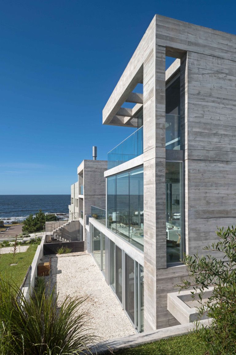 3 La Casa Iluminada
