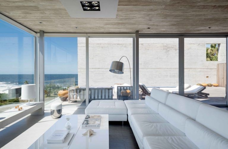 8 La Casa Iluminada 768x503