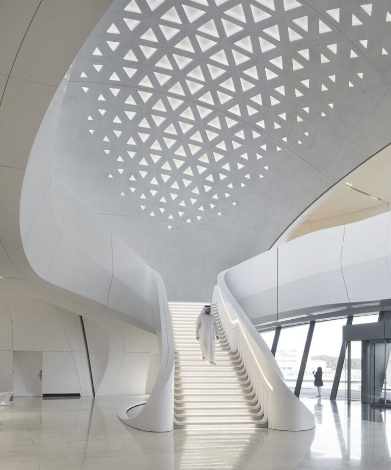 07 ZHA BEEAH HQ Sharjah UAE ©HuftonCrow lowres 899x1080 1 768x923