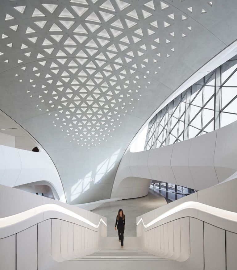 08 ZHA BEEAH HQ Sharjah UAE ©HuftonCrow lowres 948x1080 1 768x875
