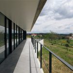 Casa em betao alpendre exterior 150x150