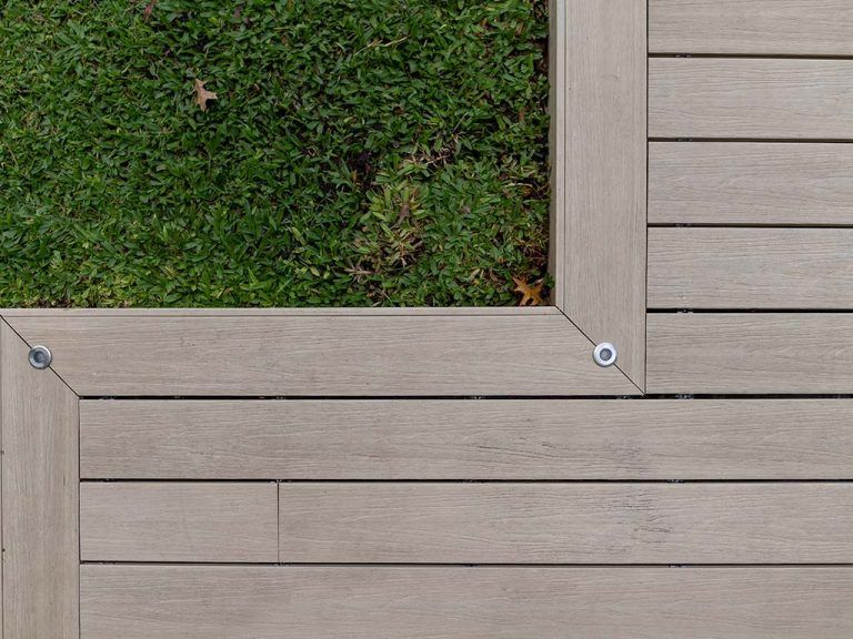 Deck WPC con luces led 768x576