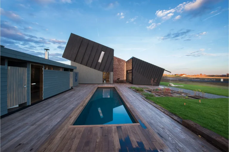 Thermory thermo ash decking 768x512