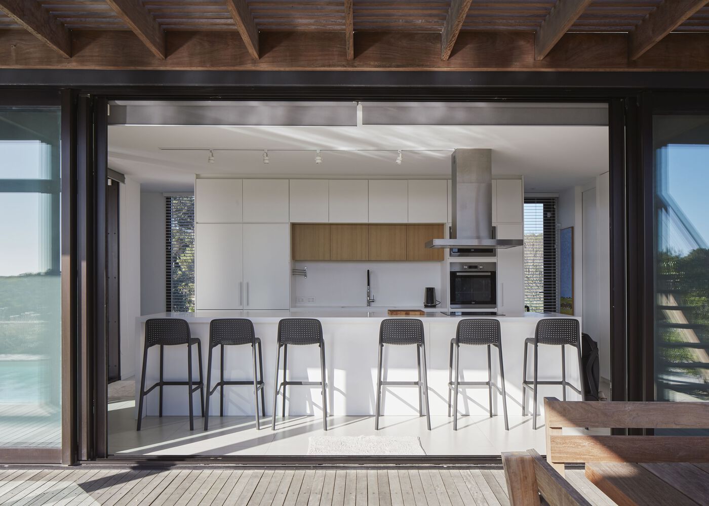 ihouse chi 16 ok