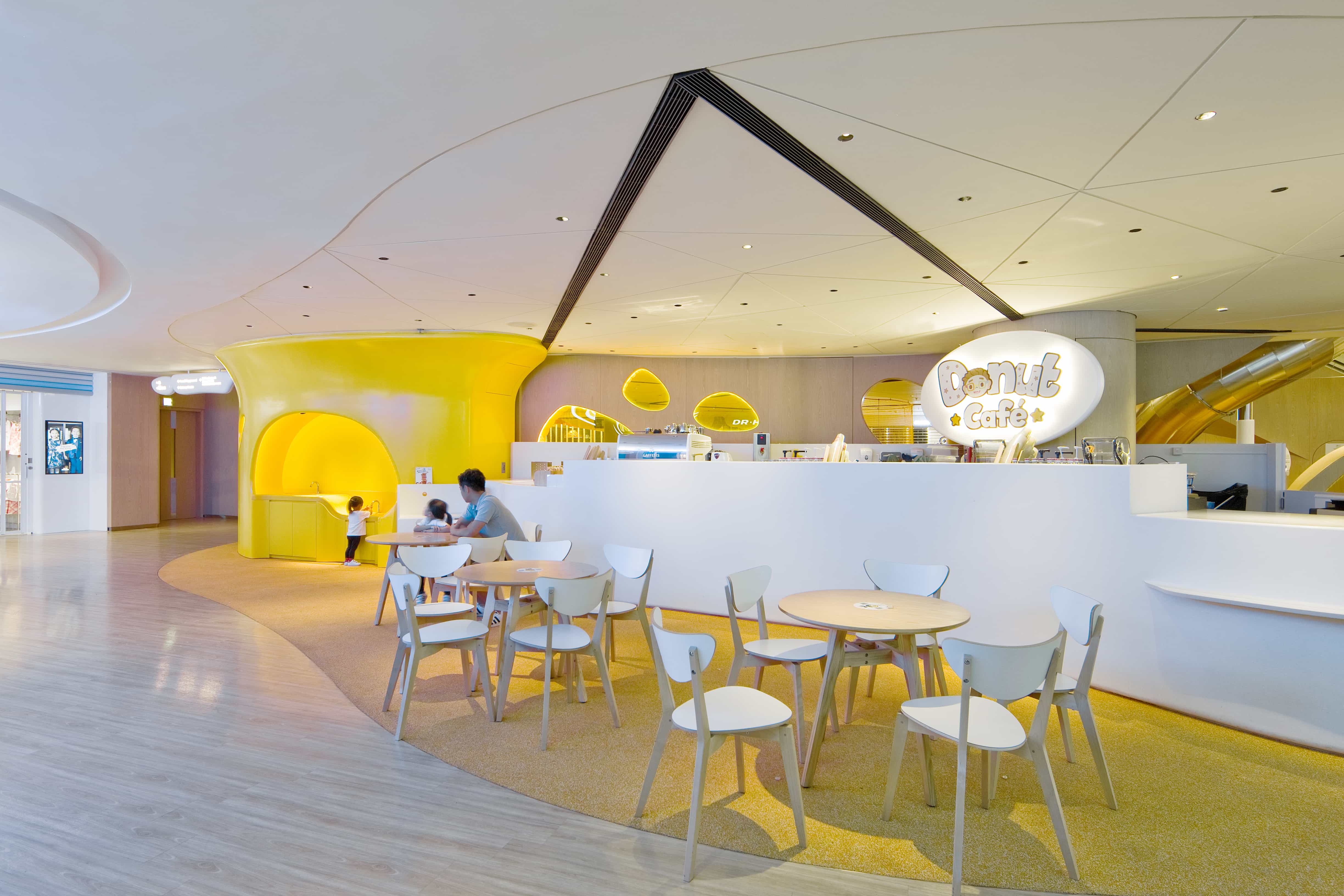 16518281047403.Family Cafe