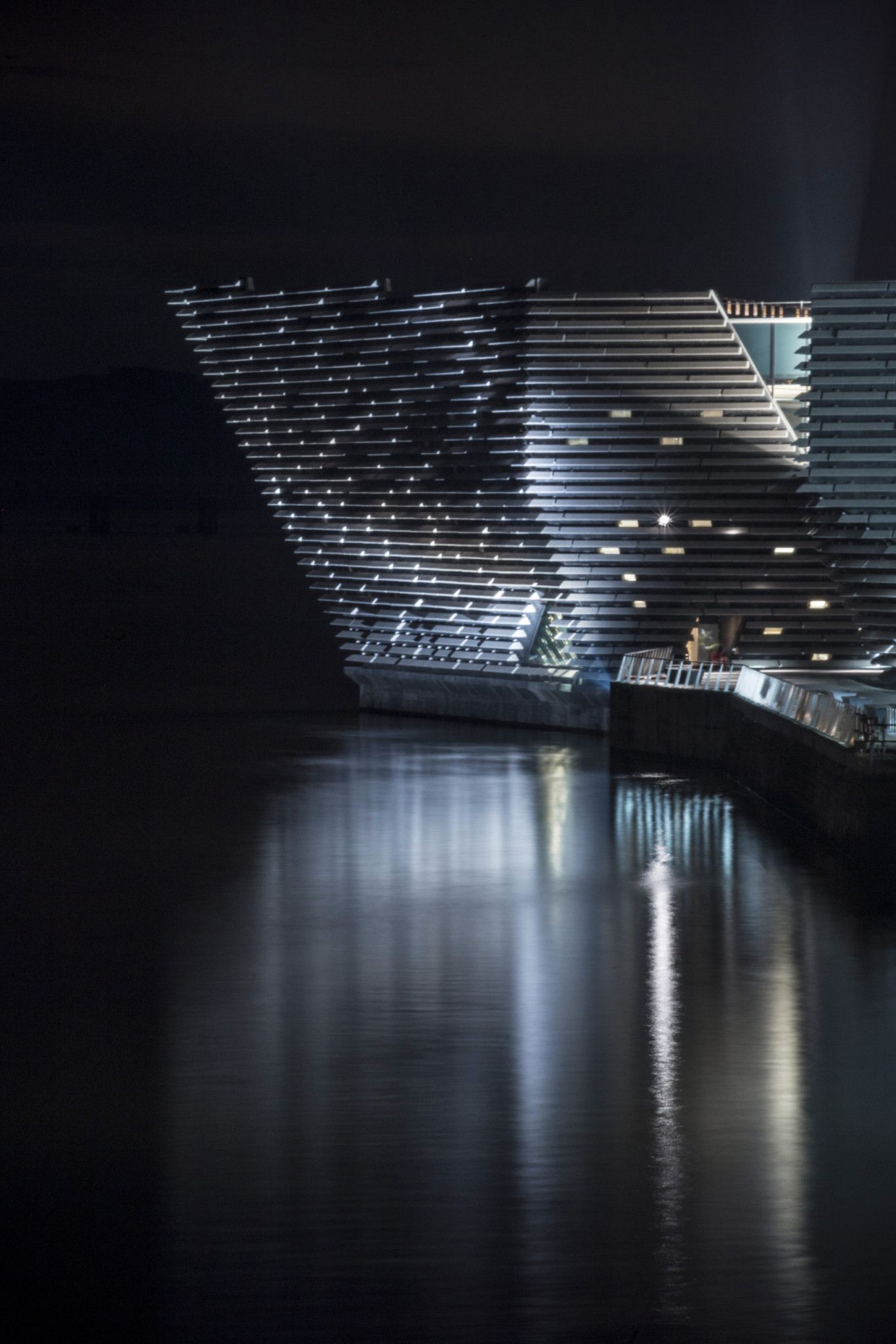 V A Dundee Dec 2017 images12 scaled 1