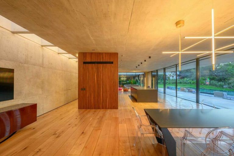 estudio montevideo el bosque argentina gonzalo viramonte designboom 013 818x545 1 768x512