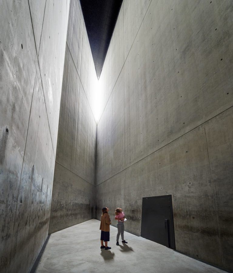 sdl jewish museum c hufton plus crow 033 768x899