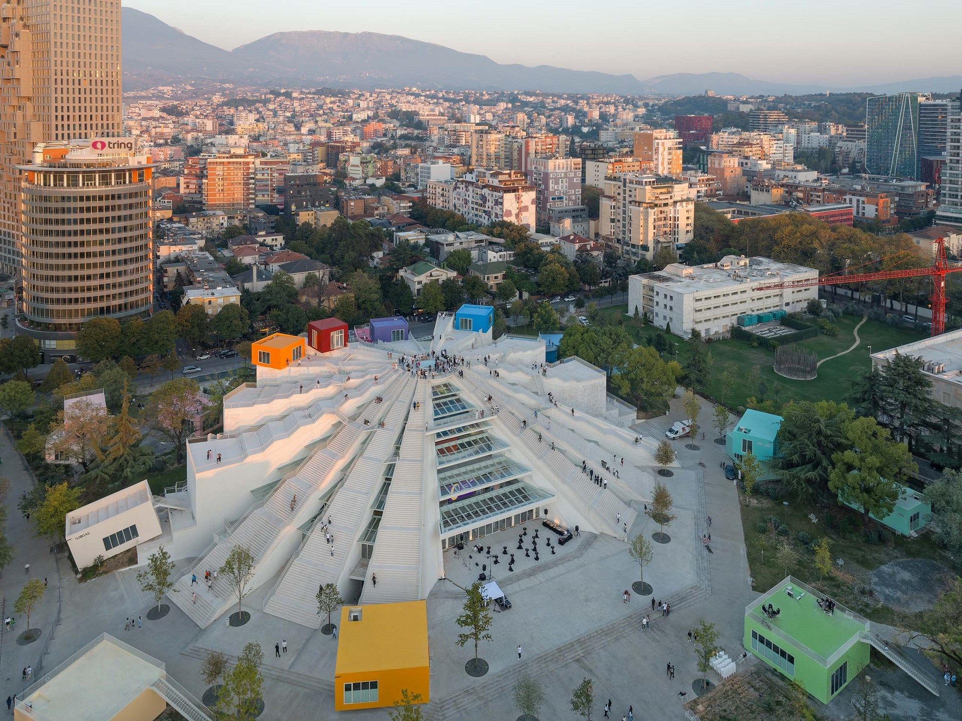 Piramide de tirania   MVRDV 01