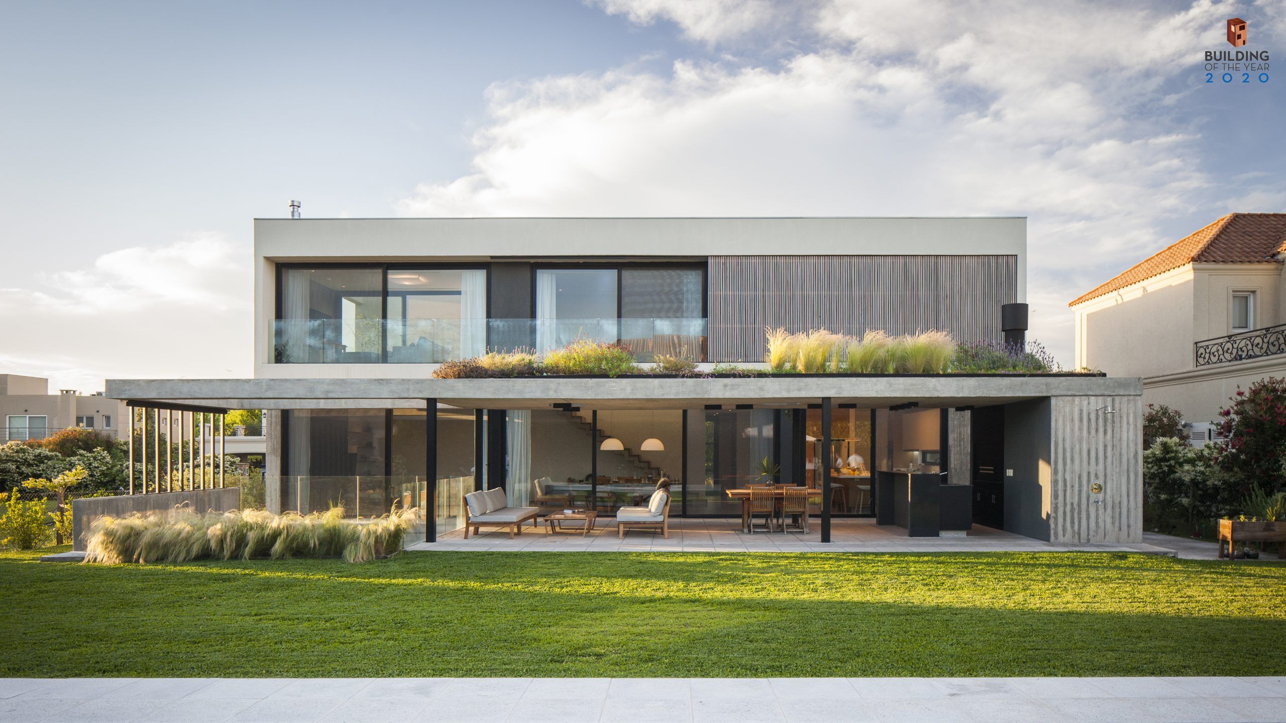 CASA R ENCUADRE 2 scaled 1
