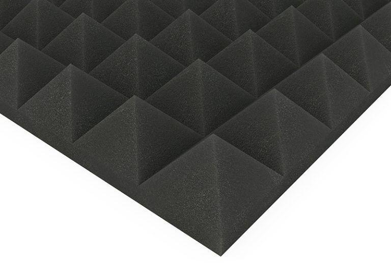 piramide50gristopocloseupjpg 768x547