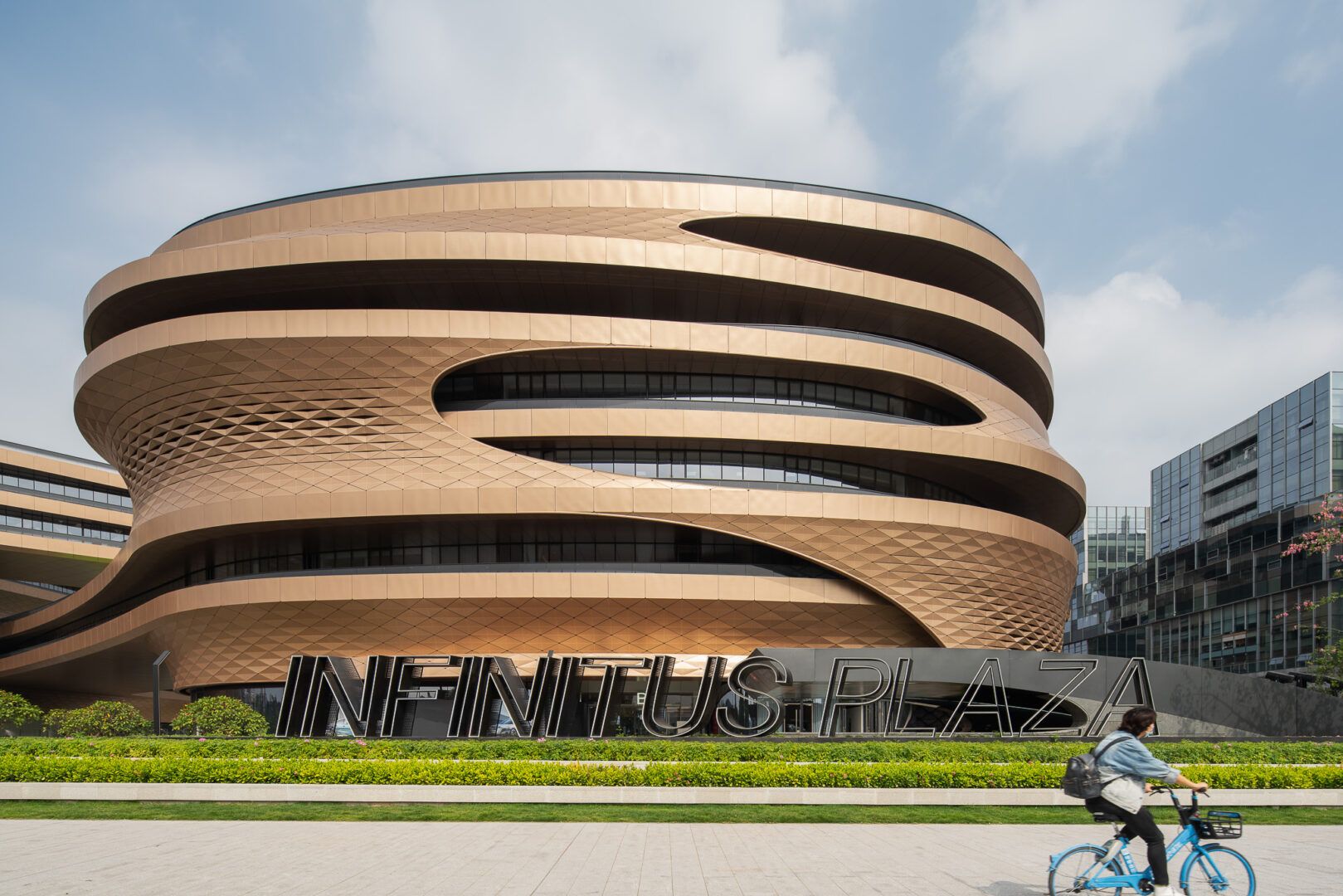 7 ZHA Infinitus Plaza Photo by Liang Xue lowres 1619x1080 1