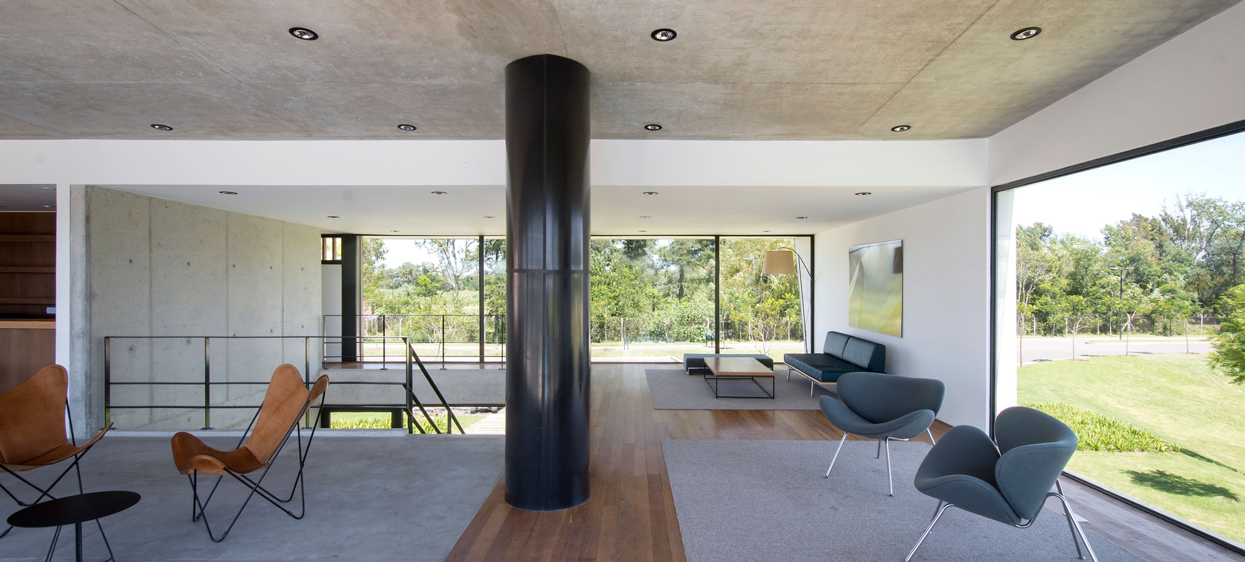 YACHT CLUBHOUSE 8