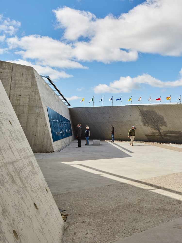 030 National Holocaust Monument