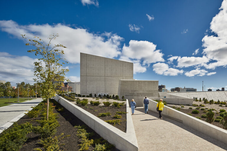 045 National Holocaust Monument 768x512