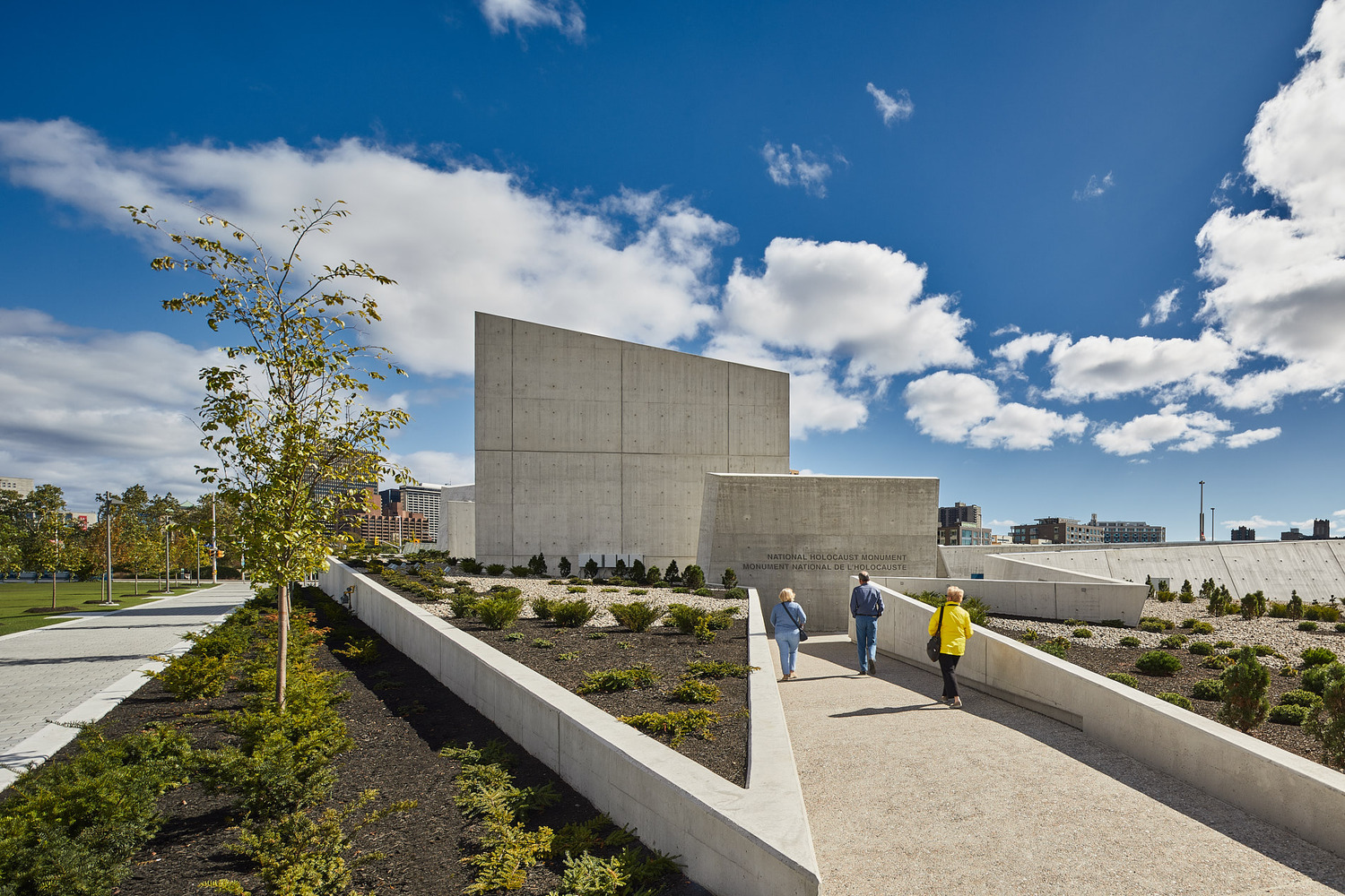 045 National Holocaust Monument