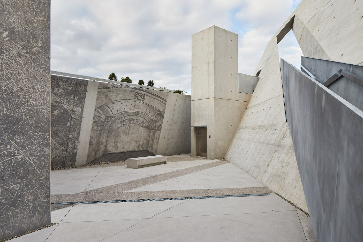 084 National Holocaust Monument