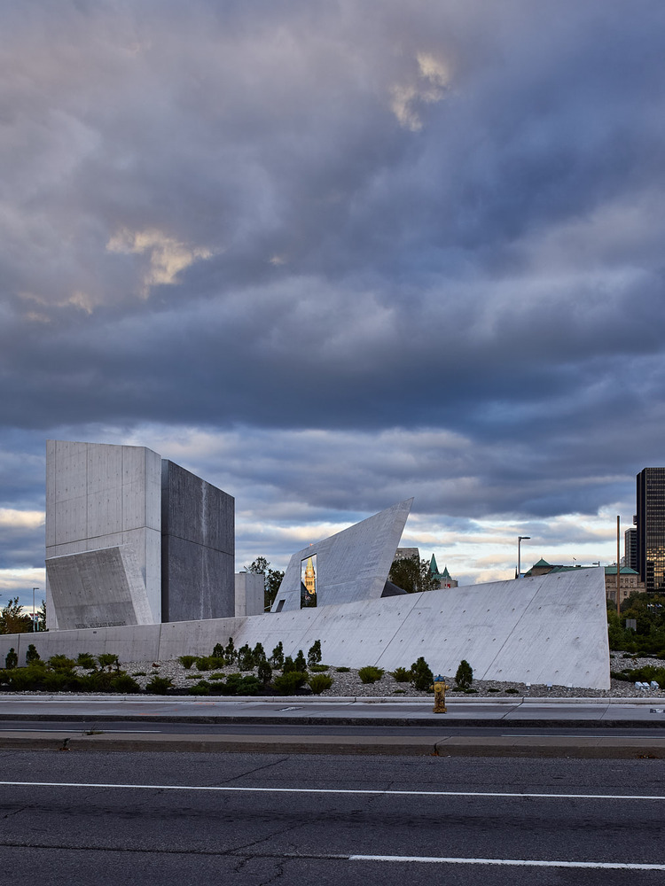 092 National Holocaust Monument 1