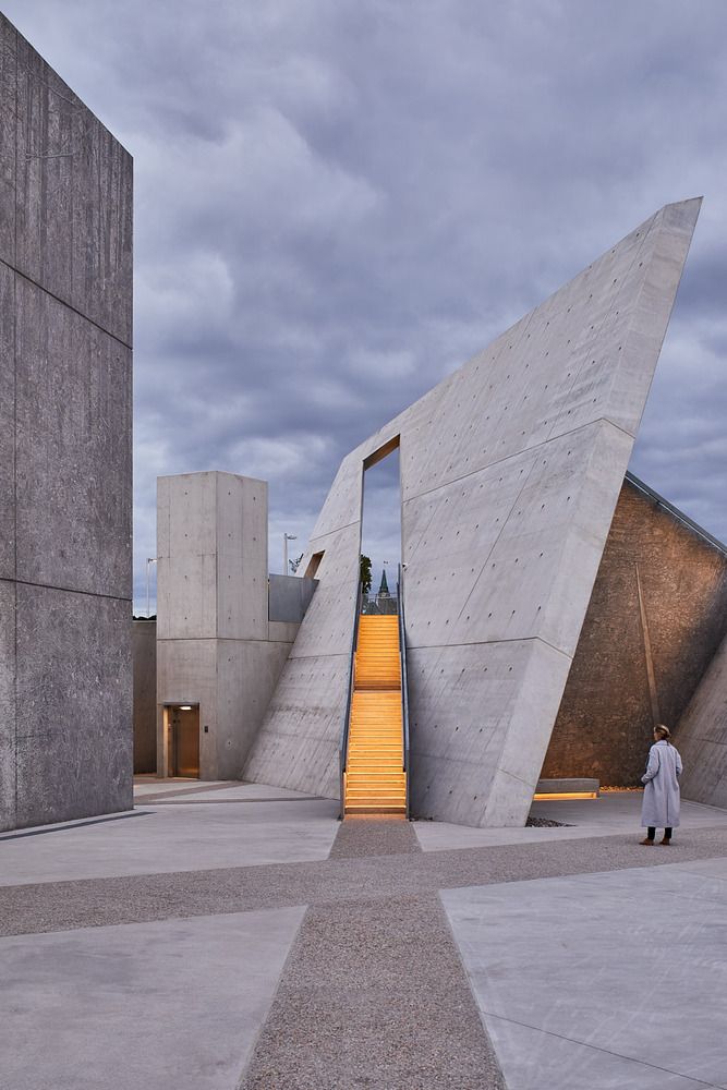 100 National Holocaust Monument