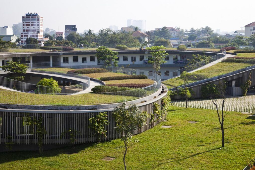 Cubierta verde del Farming Kindergarten de Vo Trong Nghia en Vietnam